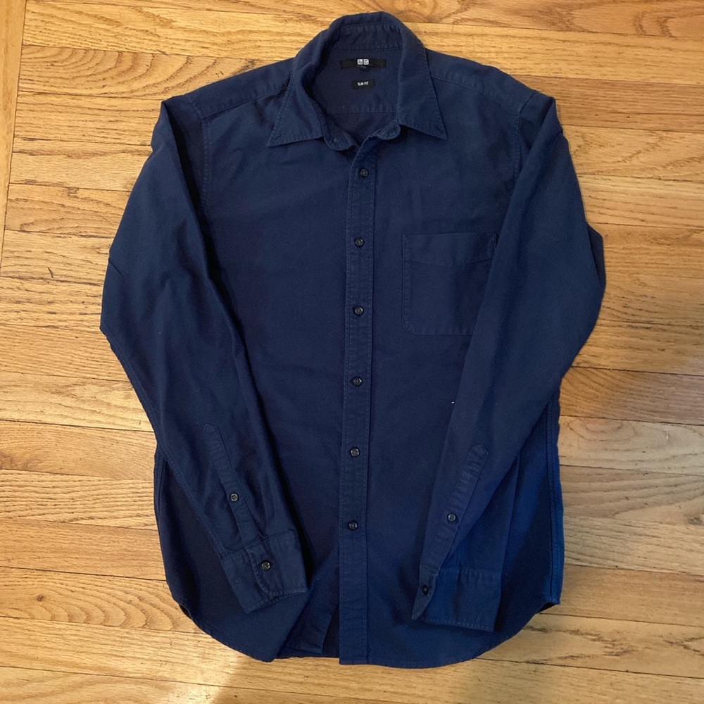 Uniqlo Men’s Navy Blue Fitted Dress Shirt